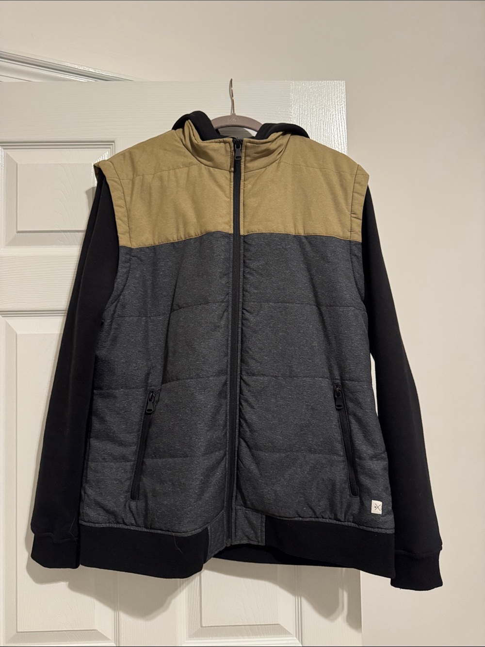 Men's Quilted Colorblock uHooded Puffer Jacket - Black, Gray & Tan